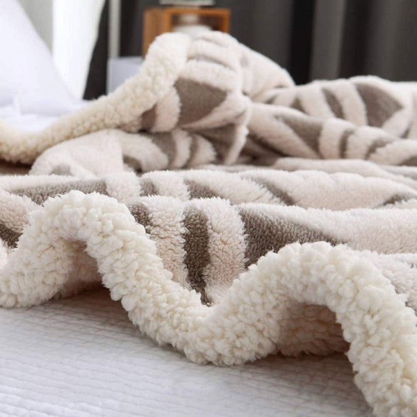Cozy Dual-Sided Sherpa Blanket